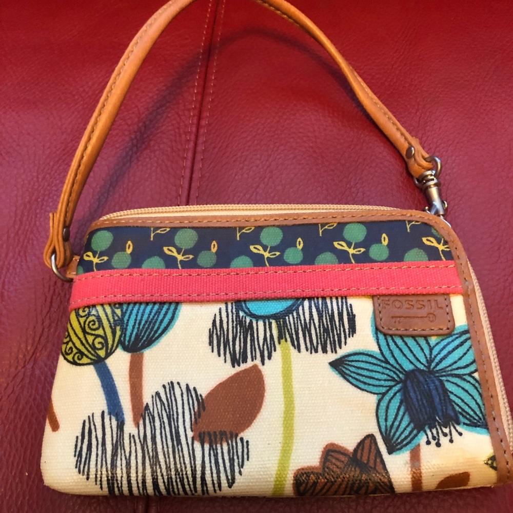 Fossil wristlet